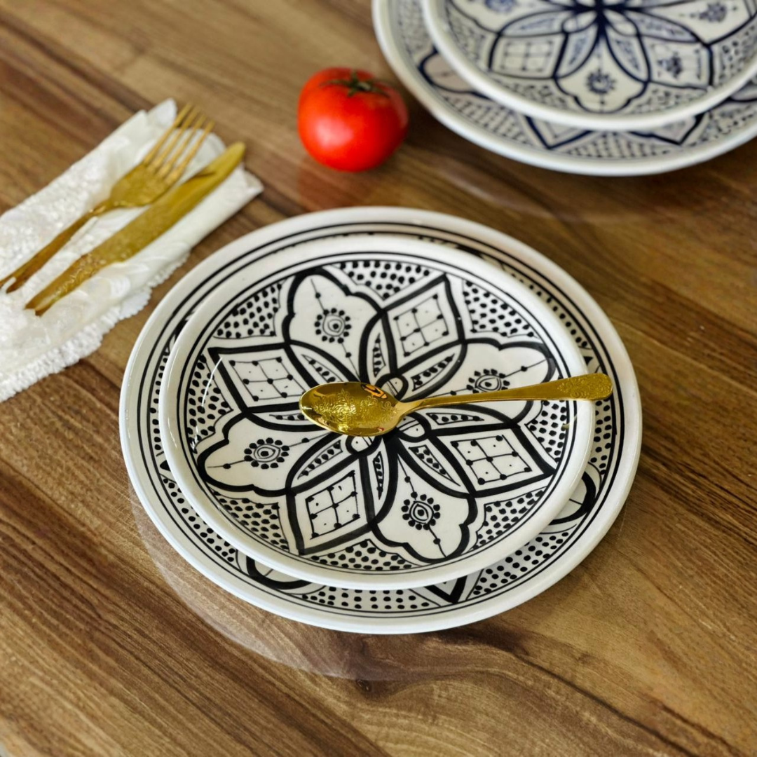 Naia pattern plate
